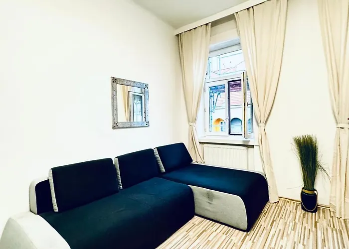 Affordable 2br Apartment, Close To Danube River