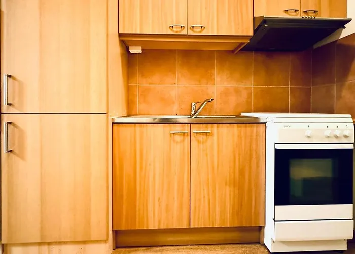 Affordable 2br Apartment, Close To Danube River