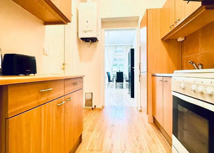 Apartmán Affordable 2br Apartment, Close To Danube River