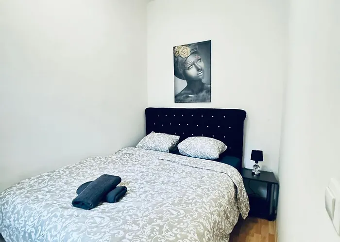 Affordable 2br Apartment, Close To Danube River *